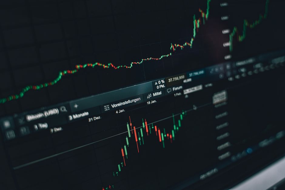 Kuidas ära tunda investeerimiskelmust: 7 hoiatusmärki ja mida teha, kui oled petta saanud