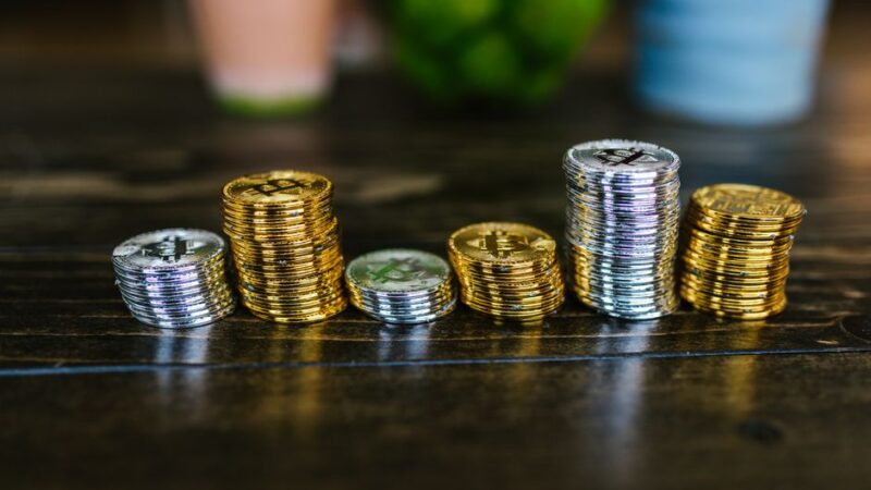 Stabiilsete müntide (USDC, USDT) laenamine DeFi-s: parimad platvormid ja riskid 2026